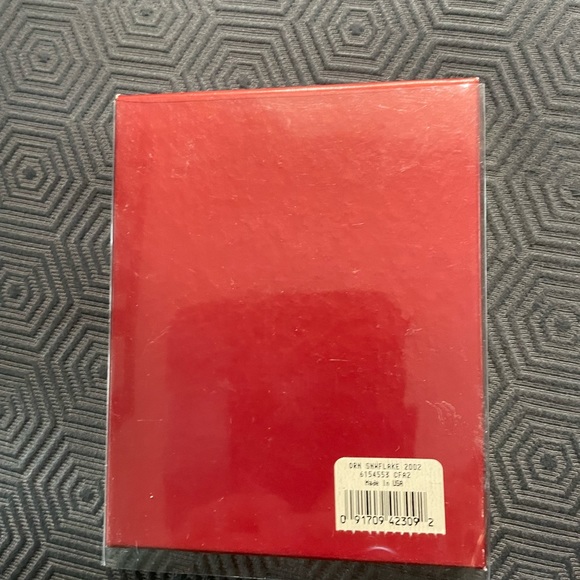 Lenox 2003 Snow Fantasies Snowflake Ornament - Picture 6 of 6